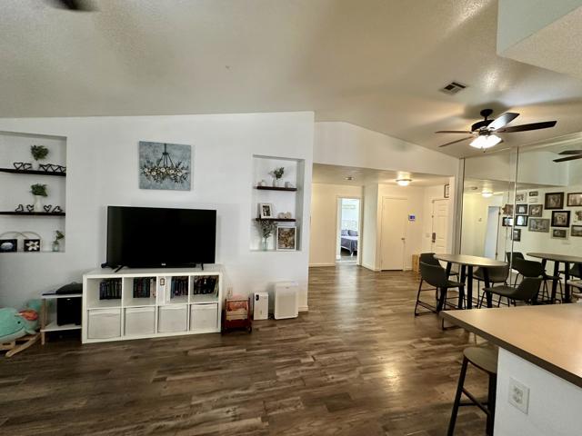 161 Eunice Circle, Blythe CA: https://media.crmls.org/mediaz/1193f890-bc8b-4e99-9bb6-9ec8836dd6c8.jpg