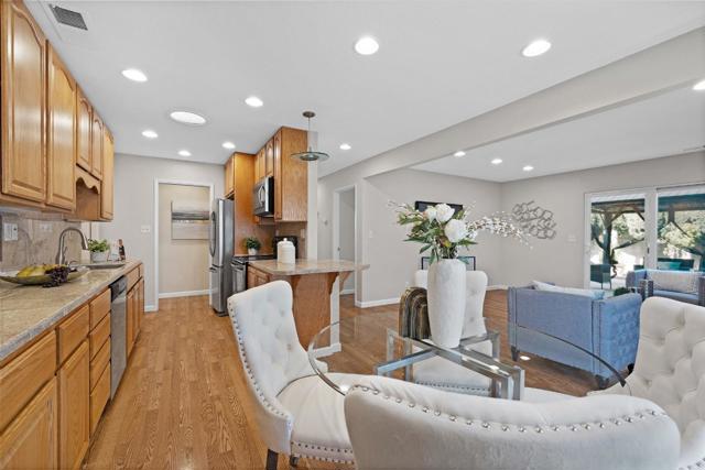43270 Newport, Fremont CA: https://media.crmls.org/mediaz/119441c6-b396-4163-b9ca-d15d7ab1bc2e.jpg