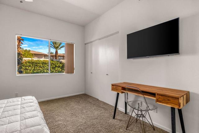 55235 Laurel, La Quinta CA: https://media.crmls.org/mediaz/1194498b-f555-4928-9685-e6fcd5431b4b.jpg