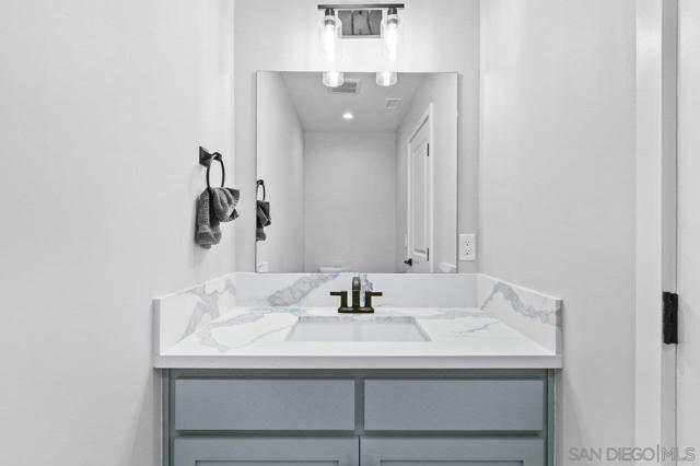 1452 Rock Terrace, Alpine CA: https://media.crmls.org/mediaz/11947a66-5d29-46f6-b925-00c10a38d8d7.jpg