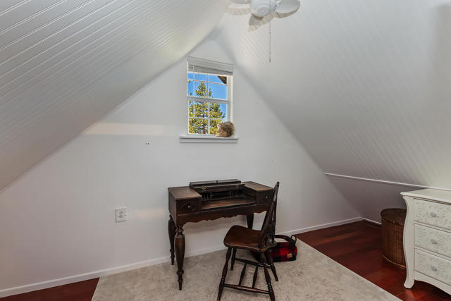 300 E Aeroplane Boulevard, Big Bear CA: https://media.crmls.org/mediaz/1194f4d9-5e7f-47ee-9223-a5e334e1d992.jpg
