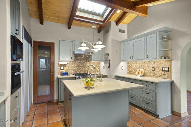 308 Topa Topa Drive, Ojai CA: https://media.crmls.org/mediaz/11951551-953f-4039-b959-4f38fc4b8f02.jpg