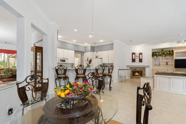 77703 Ashberry Court, Palm Desert CA: https://media.crmls.org/mediaz/11951609-8ee3-4cf8-a4ca-1e7305a07ccc.jpg