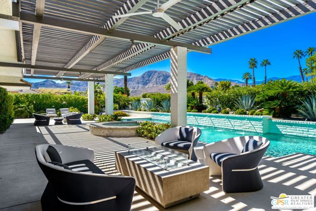 30 Mayfair Drive, Rancho Mirage CA: https://media.crmls.org/mediaz/11951d28-c831-478f-9e60-a4d105ae79d0.jpg