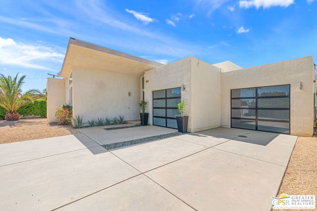 2461 N Junipero Avenue, Palm Springs, CA 92262