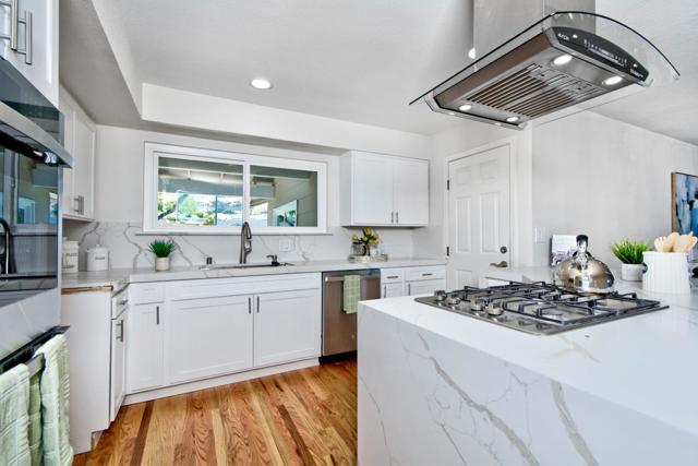1431 Sierra Creek Way, San Jose CA: https://media.crmls.org/mediaz/11961358-0d7d-4b9c-a7d6-213af6cb1491.jpg