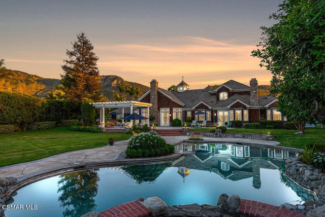 1816 Brittany Park Road, Camarillo CA: https://media.crmls.org/mediaz/1196907d-e51a-445f-84c1-3ed863802cb3.jpg