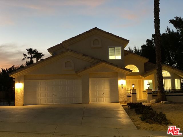 4833 Astuto Drive, Palmdale CA: https://media.crmls.org/mediaz/11970624-8e22-4085-9d6c-748acf80c56b.jpg