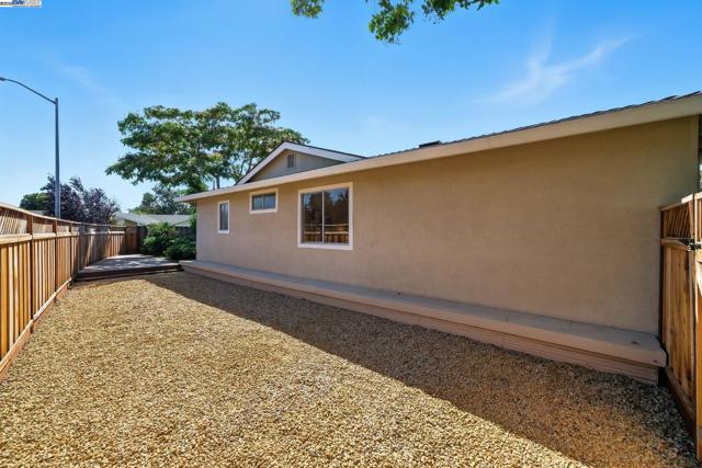 38645 Spetti Ct, Fremont CA: https://media.crmls.org/mediaz/11970cad-f904-43ac-8923-e109954d0738.jpg