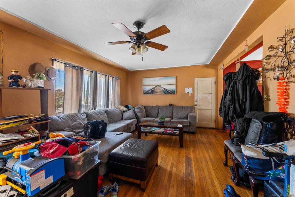 MLS #250039580SD image #16