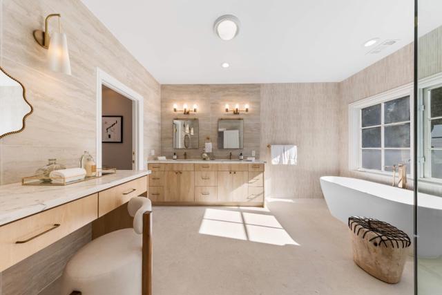 291 Atherton Avenue, Atherton CA: https://media.crmls.org/mediaz/11979813-7322-426f-b9e5-04c722d8f670.jpg