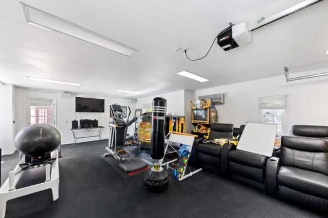 2181 Parkside Avenue, Hillsborough CA: https://media.crmls.org/mediaz/11979c60-3017-4c46-8c45-54bb535ecd42.jpg