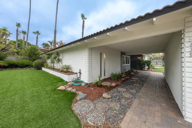 5435 Del Cerro Blvd, San Diego CA: https://media.crmls.org/mediaz/1197a96f-545f-4810-ba99-104bf14f7687.jpg