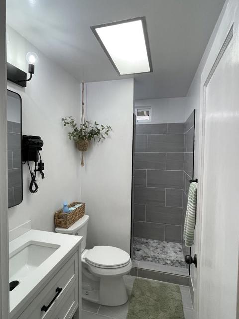 644 Buckeye Street, Redwood City CA: https://media.crmls.org/mediaz/11988274-e66a-4766-9031-59d5db820cac.jpg