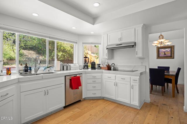 2325 Parkway Drive, Camarillo CA: https://media.crmls.org/mediaz/11989d3b-61fa-40e5-90bf-d23a94d6da9c.jpg