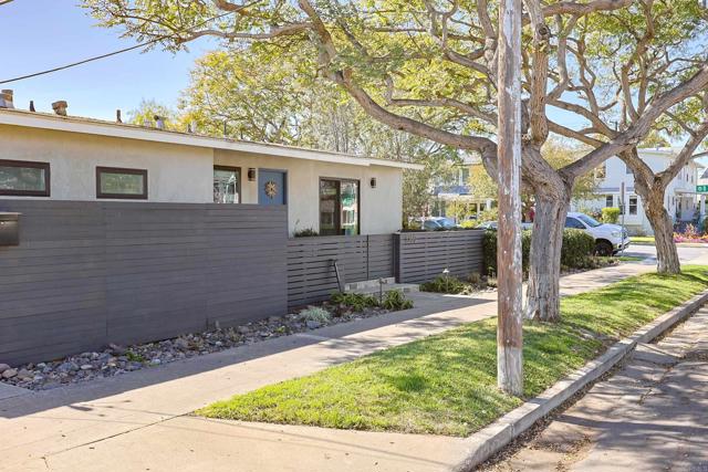 Detail Gallery Image 4 of 63 For 1300 9th St, Coronado,  CA 92118 - 3 Beds | 2 Baths