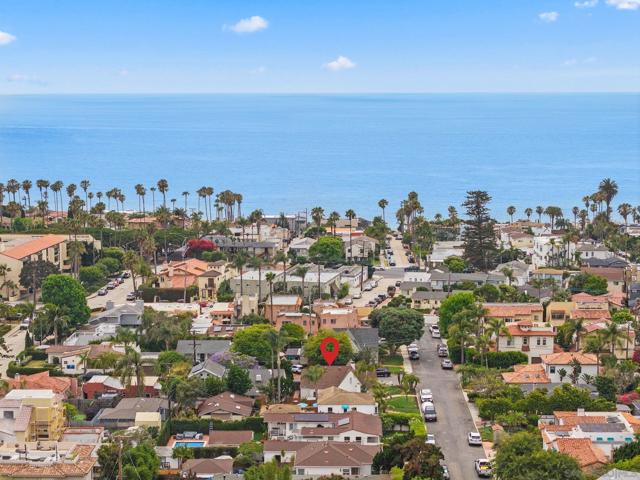 503 Rosemont St, La Jolla CA: https://media.crmls.org/mediaz/1198dbd2-0ea9-4308-9ad9-df78bd0f5925.jpg