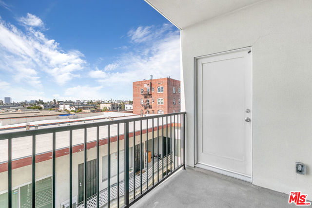 1227 N Berendo Street, Los Angeles CA: https://media.crmls.org/mediaz/11991ae8-0b9a-4477-b897-a2953a21133c.jpg