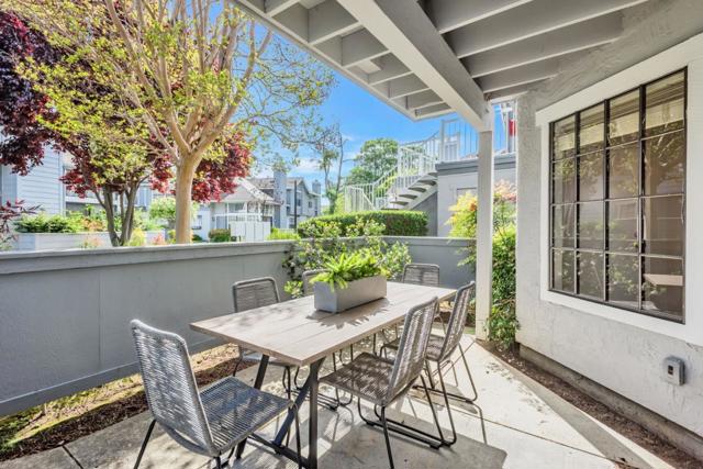 1689 Via Laguna, San Mateo CA: https://media.crmls.org/mediaz/11995af5-06c1-456e-be38-05793bfe7738.jpg