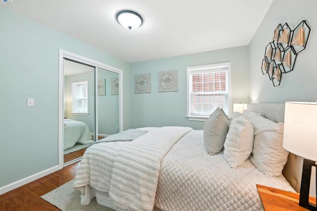 2539 Grande Vista Ave, Oakland CA: https://media.crmls.org/mediaz/119974bd-09d9-489a-9835-ba26d90b2063.jpg