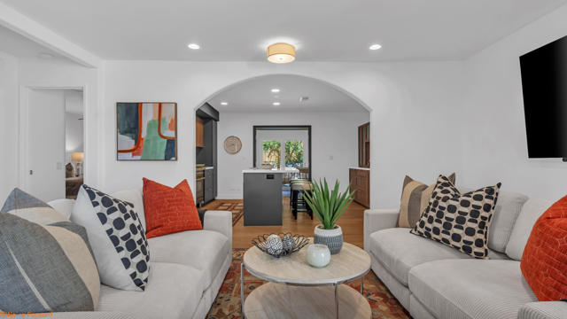 42602 Rancho Mirage Lane, Rancho Mirage CA: https://media.crmls.org/mediaz/119a4eb6-a2c4-41db-b554-fa4d5b0f2720.jpg