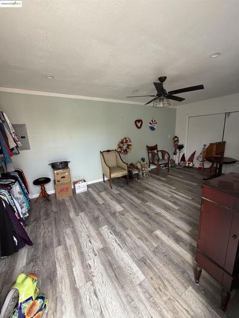 2821 Ponderosa Drive, Concord CA: https://media.crmls.org/mediaz/119afa5f-ab2e-411f-bec7-f6e711e86025.jpg