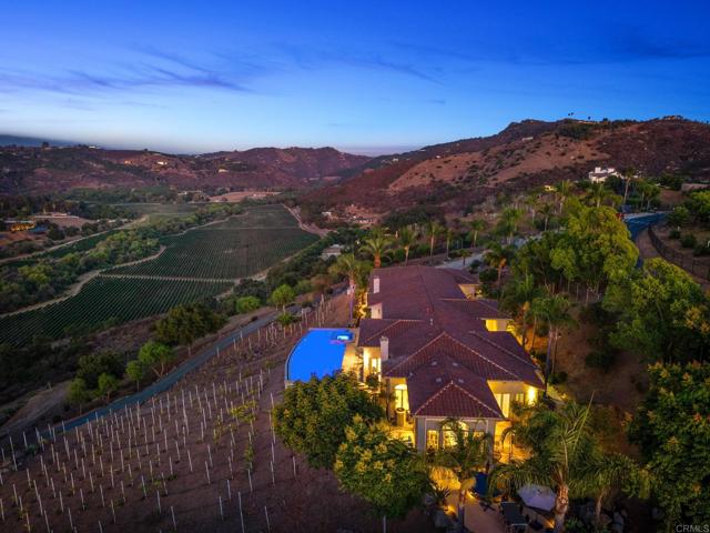30330 Via Maria Elena, Bonsall CA: https://media.crmls.org/mediaz/119b0eca-237e-45d9-b89a-0f1489678ebb.jpg
