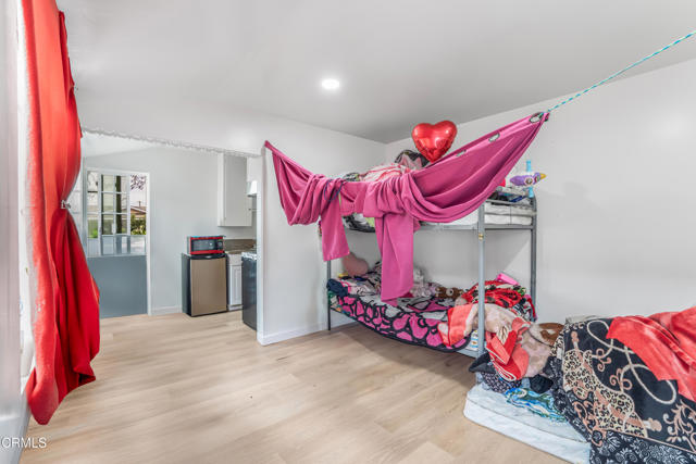 136 N Garfield Avenue, Oxnard CA: https://media.crmls.org/mediaz/119b55d8-8f9e-4014-a8cd-a4dff65c80dc.jpg