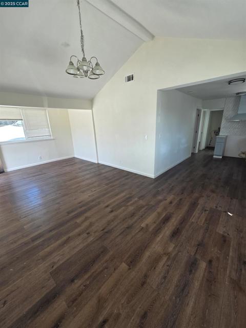 408 4th st, Rodeo CA: https://media.crmls.org/mediaz/119c9924-b2df-458f-9cd1-7b3a935bdcb7.jpg
