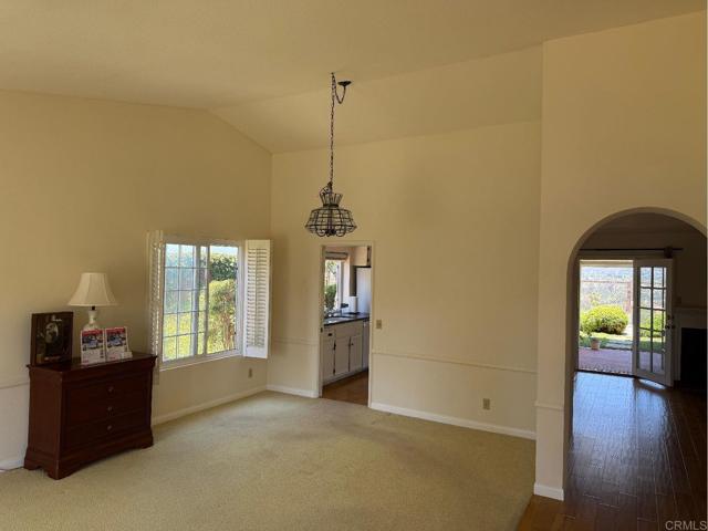 Detail Gallery Image 6 of 23 For 1633 Willowspring Dr. N., Encinitas,  CA 92024 - 4 Beds | 2 Baths