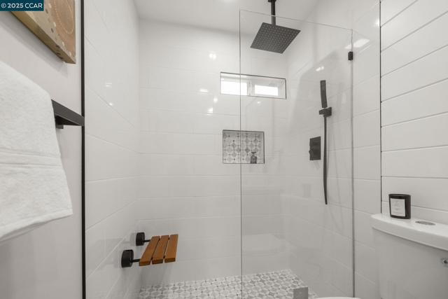 3064 Baywood Ln, San Pablo CA: https://media.crmls.org/mediaz/119e1062-74ee-421e-923a-83d9c1c3d87b.jpg