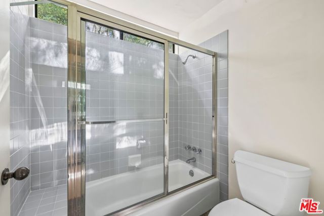 2180 Alcyona Drive, Los Angeles CA: https://media.crmls.org/mediaz/119e4a65-f4f6-455a-902a-9062d623f577.jpg