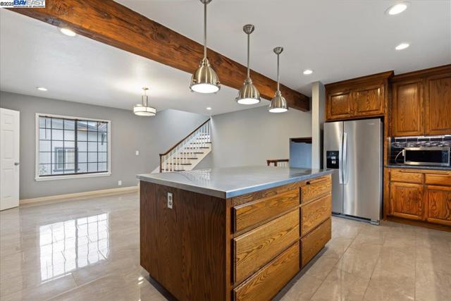 1672 Crescent Avenue, Castro Valley CA: https://media.crmls.org/mediaz/119f2989-39eb-4d83-af79-02c60d641040.jpg