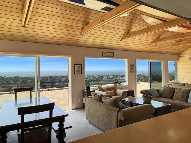 4103 Calle Bienvenido, San Clemente CA: https://media.crmls.org/mediaz/119f601e-eea3-429e-9d31-629d225acac6.jpg