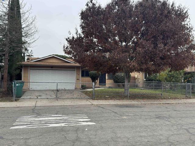 3338 Zamora Way, Stockton CA: https://media.crmls.org/mediaz/119ffeb7-3e35-4317-82b6-b5c0d2ca80f5.jpg