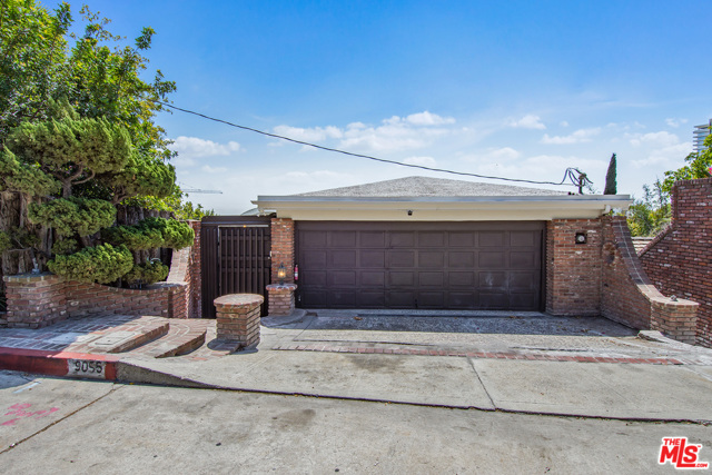 Image 2 for 9056 St Ives Dr, Los Angeles, CA 90069