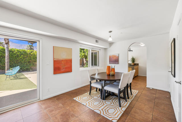 1423 N Avenida Caballeros, Palm Springs, CA 92262