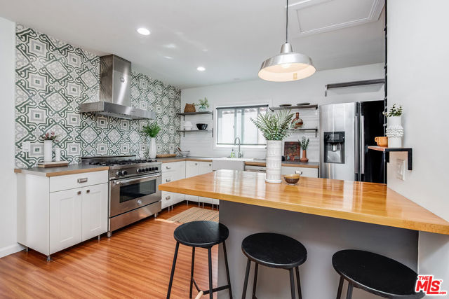 3137 Lindo Street, Los Angeles CA: https://media.crmls.org/mediaz/11a0fa08-555e-4b51-82f7-1cd083575016.jpg