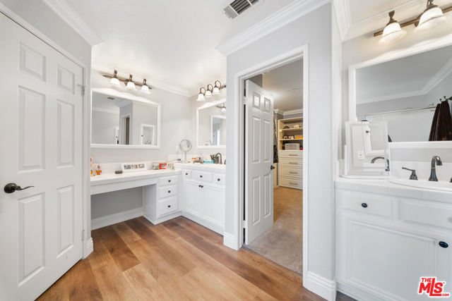11501 Trailrun Court, Riverside CA: https://media.crmls.org/mediaz/11a13ad0-22c5-48ee-8c52-821a541743a2.jpg