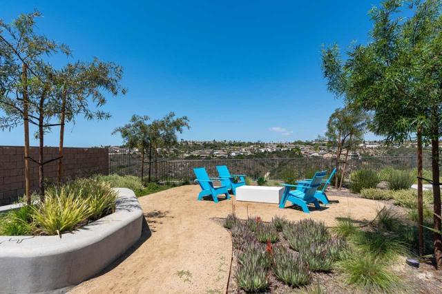 Image 21 of 27 For 841 Hana Ave  3