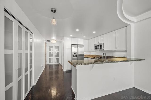 555 Front Street, San Diego CA: https://media.crmls.org/mediaz/11a1b373-309f-4efe-904c-b2d1d104b20a.jpg