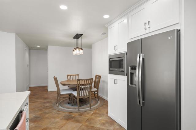 10347 WOODROSE AVE, Santee CA: https://media.crmls.org/mediaz/11a1d751-b044-4ff7-9c01-d4f1adaef281.jpg