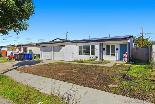 835 Colorado Ave, Chula Vista CA: https://media.crmls.org/mediaz/11a1fc8e-cd3e-4c4d-810f-3f10a19524f1.jpg