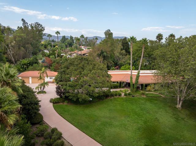 17207 El Caporal, Rancho Santa Fe, California 92067, 5 Bedrooms Bedrooms, ,4 BathroomsBathrooms,Single Family Residence,For Sale,El Caporal,240021405SD