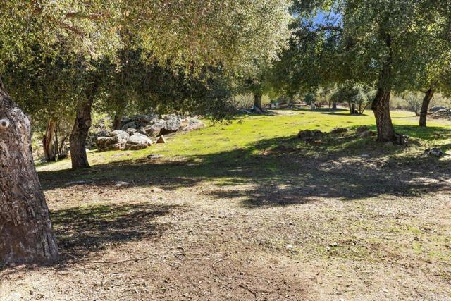 10499 Highway 79, Descanso CA: https://media.crmls.org/mediaz/11a2b7ae-2de9-4550-97cd-2dc31a4e5254.jpg