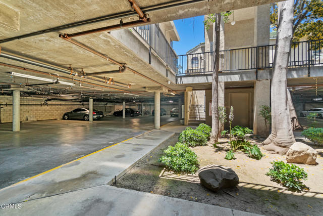 9540 Telegraph Road, Ventura CA: https://media.crmls.org/mediaz/11a353db-bb84-4e70-8b6a-b59ce5289d5c.jpg