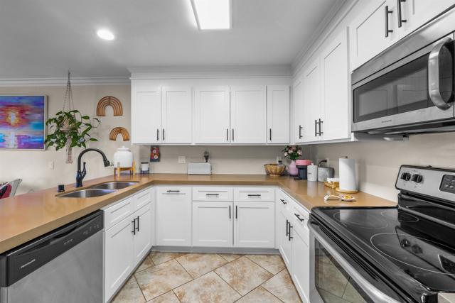 Detail Gallery Image 10 of 23 For 1540 Concord Way #D,  Chula Vista,  CA 91911 - 2 Beds | 2/1 Baths