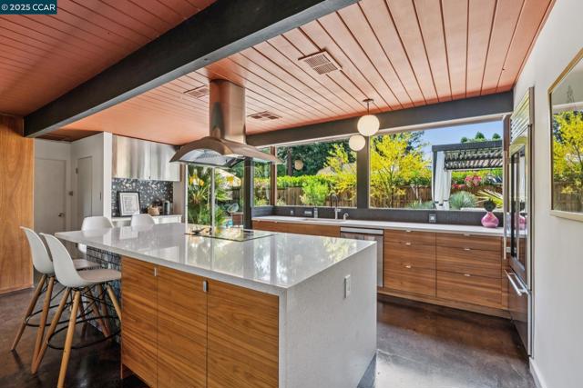 232 Clyde Dr, Walnut Creek CA: https://media.crmls.org/mediaz/11a46d73-1841-4b01-8570-ab41c10e9d43.jpg