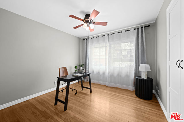 4113 Don Diablo Drive, Los Angeles CA: https://media.crmls.org/mediaz/11a4b257-0e06-4366-8303-615a43010954.jpg