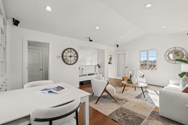 1298 Dahlia Loop, San Jose CA: https://media.crmls.org/mediaz/11a502da-053c-4e05-a937-394112e71410.jpg